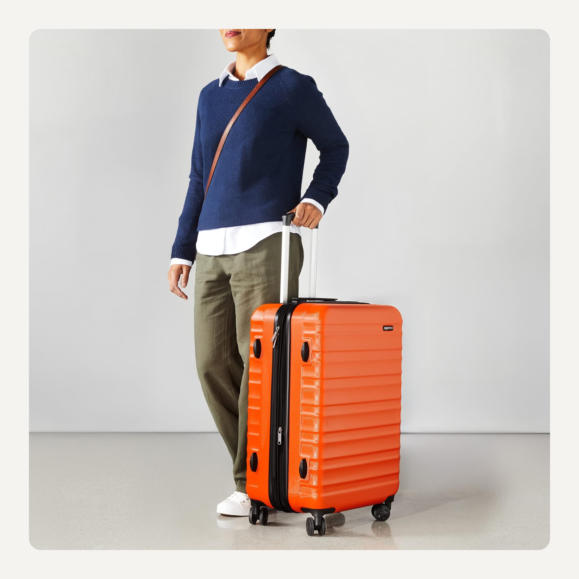 Amazon Basics 30" Hardside Large Checked Luggage, Hardshell Suitcase With Four Multi-directional Wheels, Expandable For Up to 15% More Space, Scratch-Resistant Shell, Black