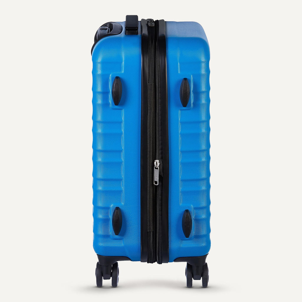 Amazon Basics 30" Hardside Large Checked Luggage, Hardshell Suitcase With Four Multi-directional Wheels, Expandable For Up to 15% More Space, Scratch-Resistant Shell, Black